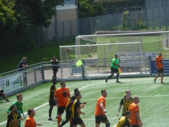 sv Houtwijk blijft 5e klasser na verlies tegen een beter RAS