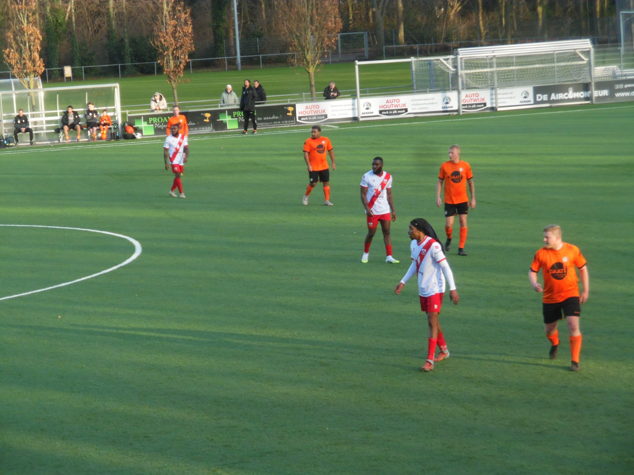 Houtwijk sv laat zich aftroeven door VCS