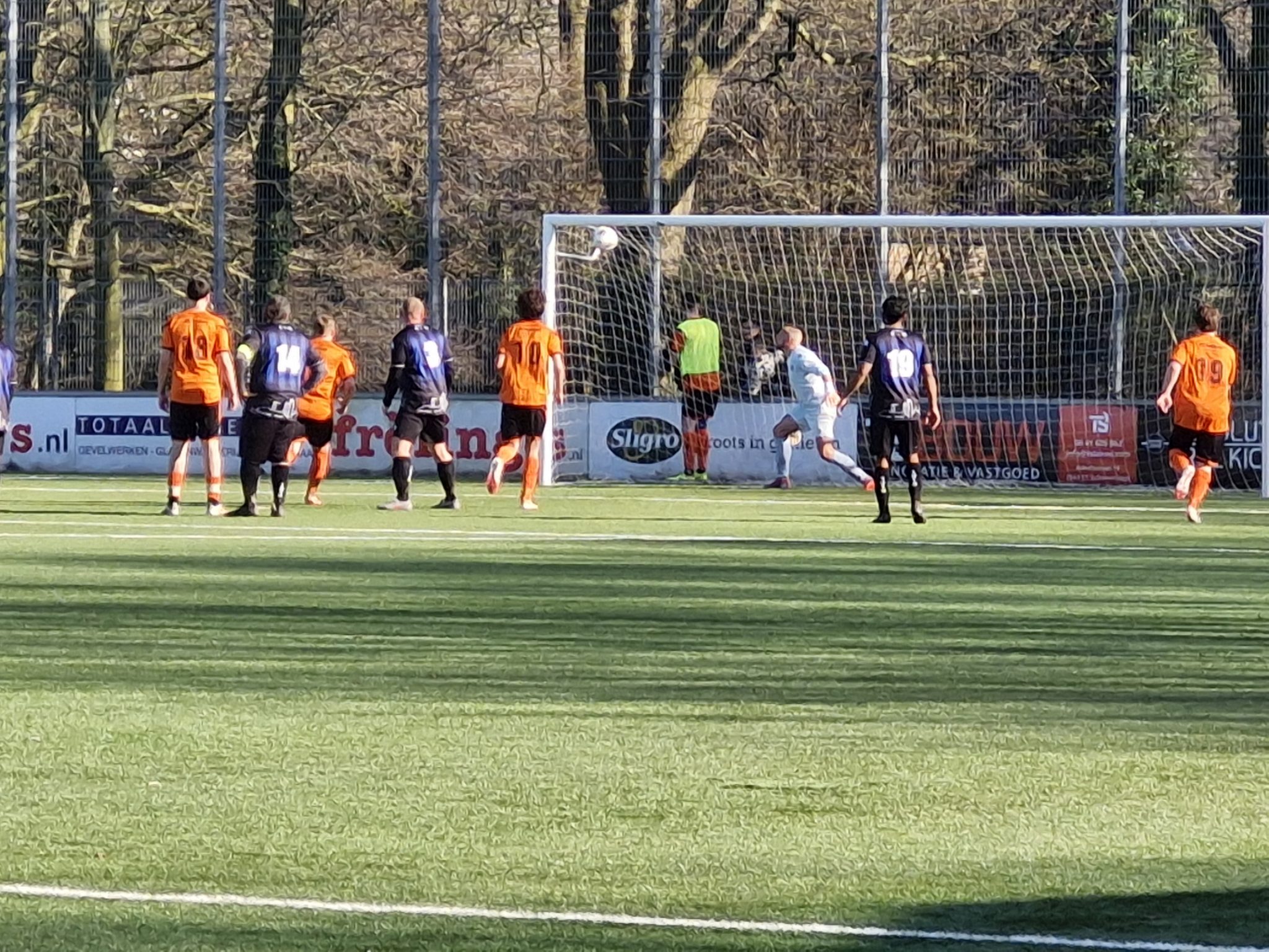 Grote overwinning voor sv Houtwijk